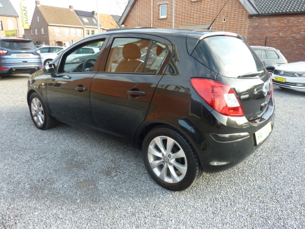 Opel Corsa 1.4i Active